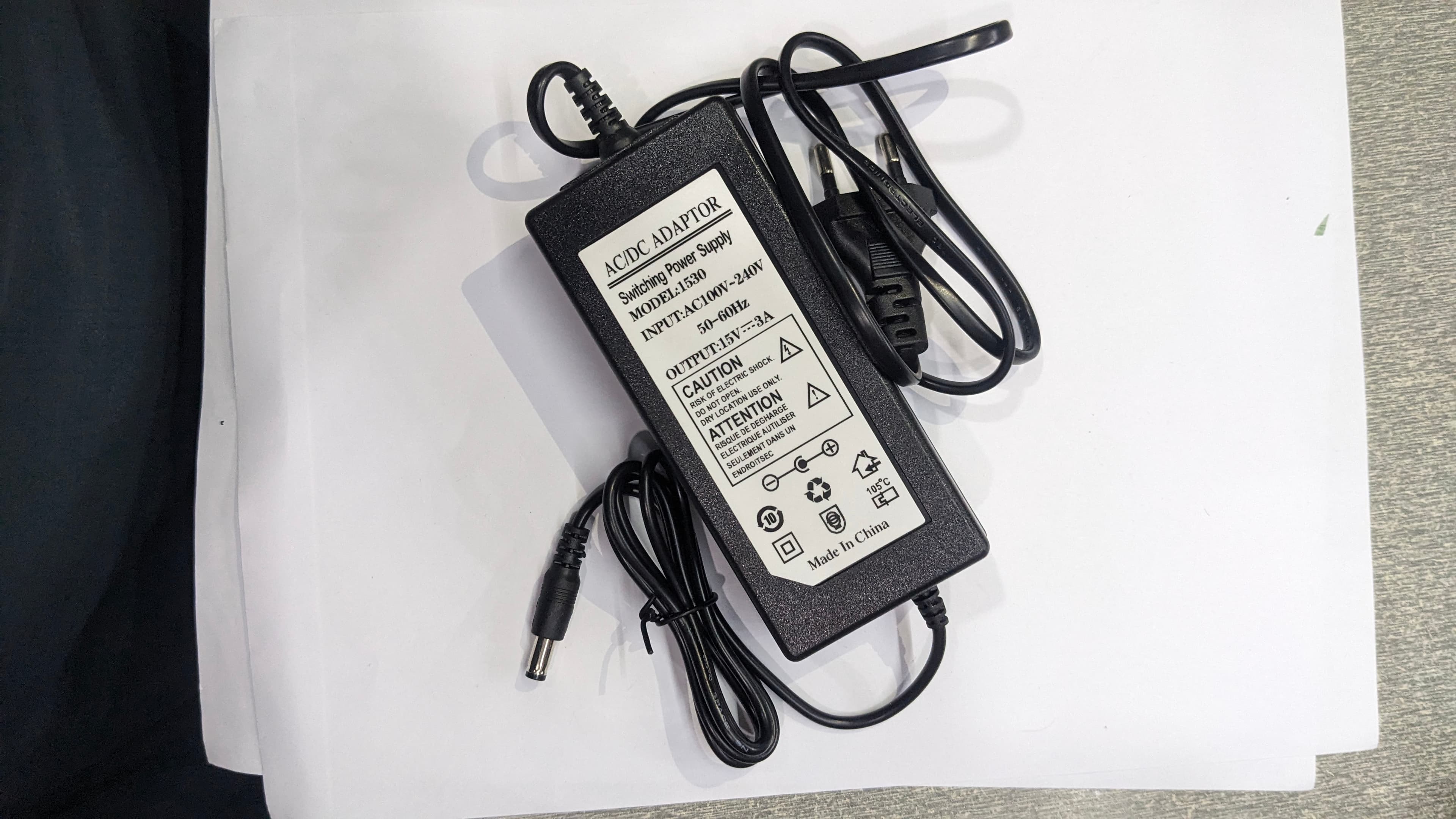AC/DC Switching Power Adapter (15V 3A)